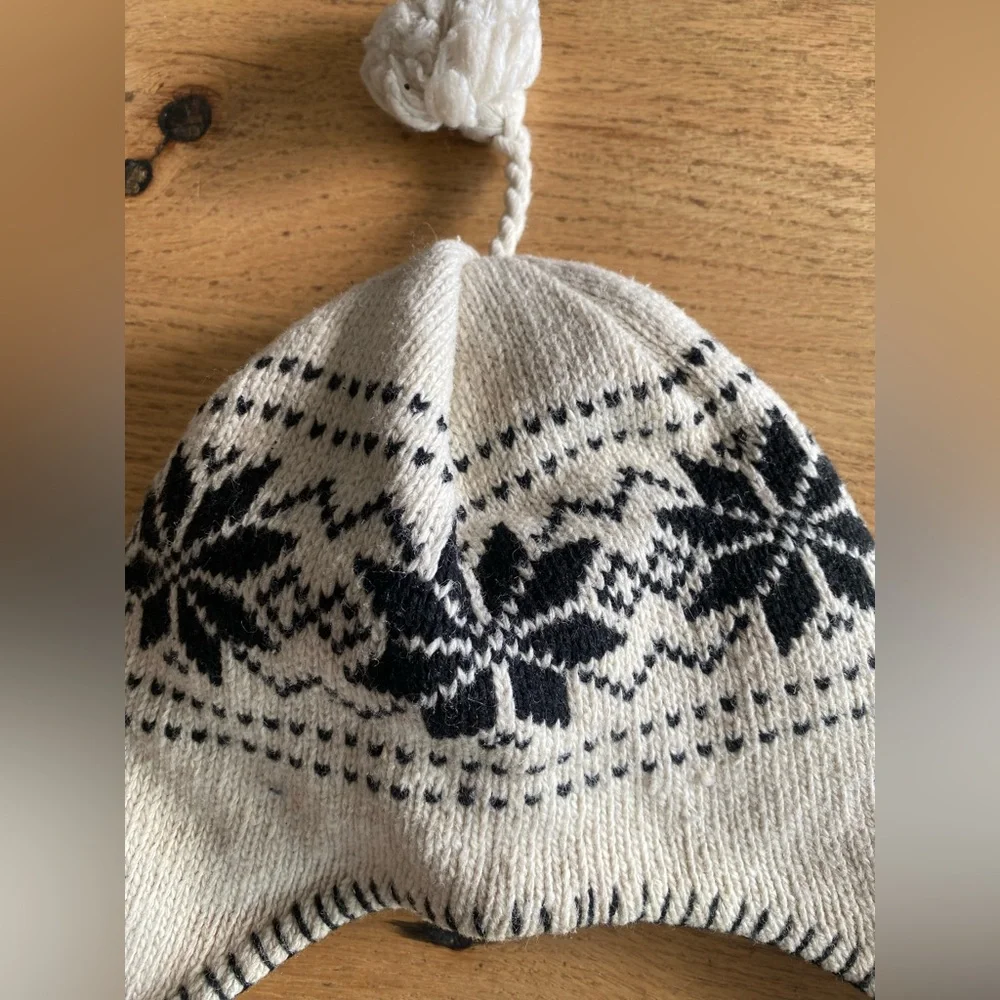 Nordic Snowflake‎ Toboggan Beanie Fleece Lined Child OS Preloved